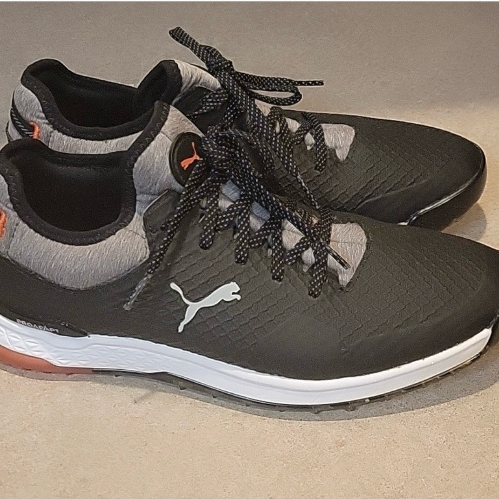 Women's Puma Golf Shoes Size 8.5.
